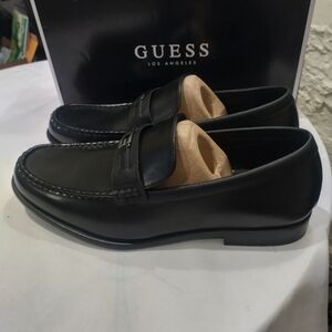 GUESS Men's Classic Black Slip-On Loafers